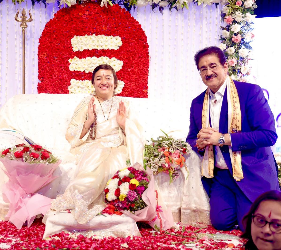 Sandeep Marwah Joins Celebrations for Spiritual Leader Her Holiness Archana Didi’s Birthday