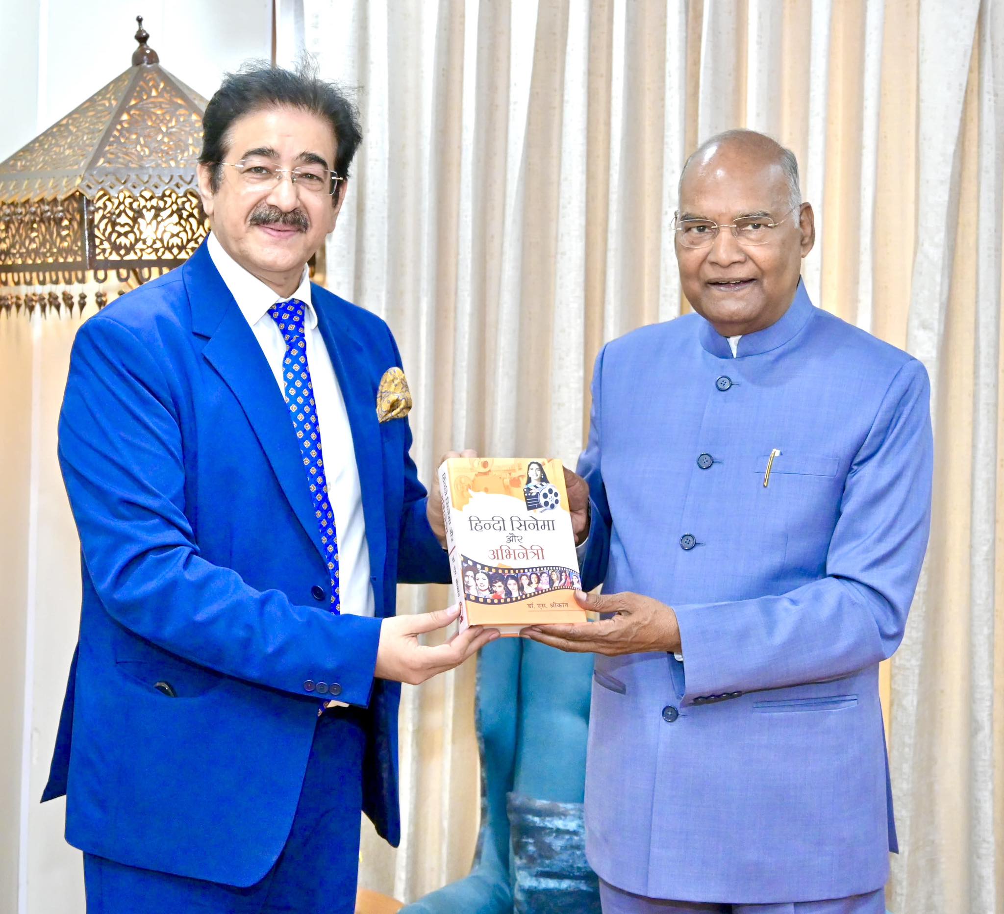 Dr. Sandeep Marwah Pays Respectful Visit to 14th President of India; Receives Blessings in the Form of a Book on Cinema
